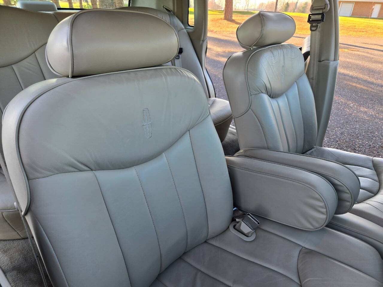 1997 Lincoln Town Car 147