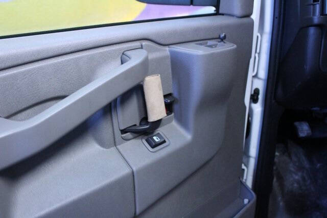 2025 Chevrolet Express 3500