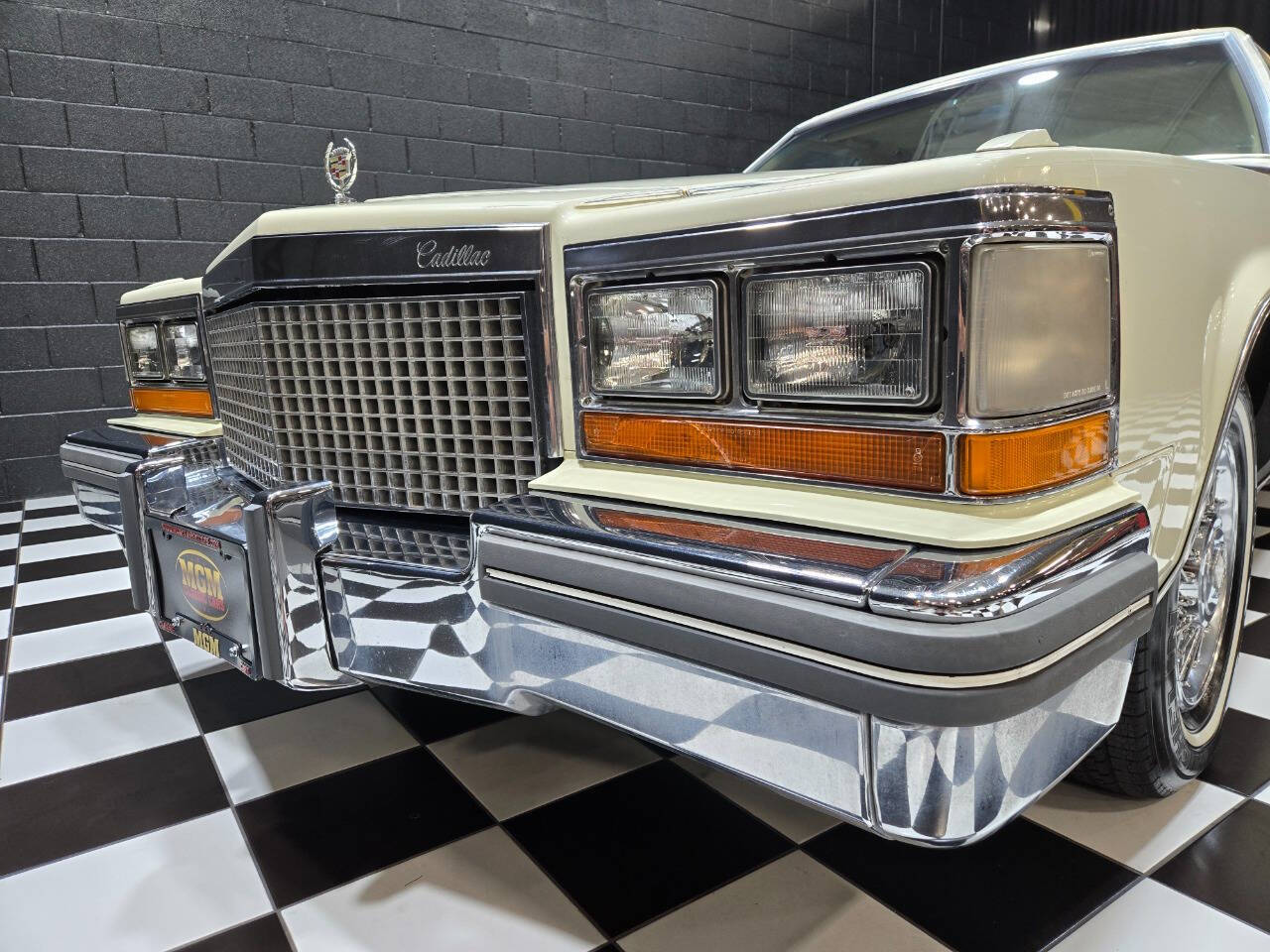 1981 Cadillac Fleetwood Brougham 17