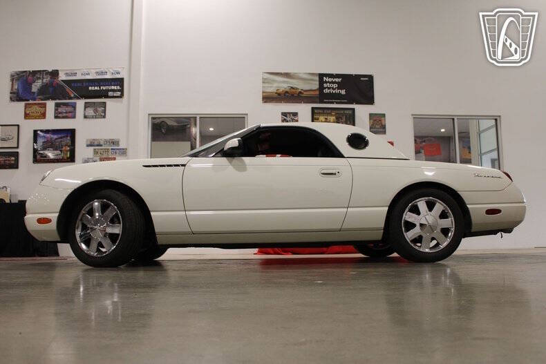 2002 Ford Thunderbird Deluxe