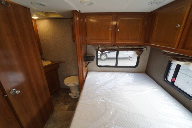 2018  Forest River  Coachmen Leprechaun