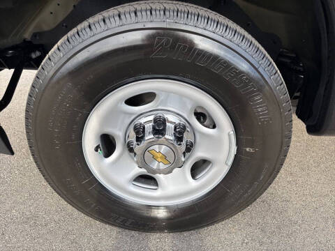 2025 Chevrolet Express 2500