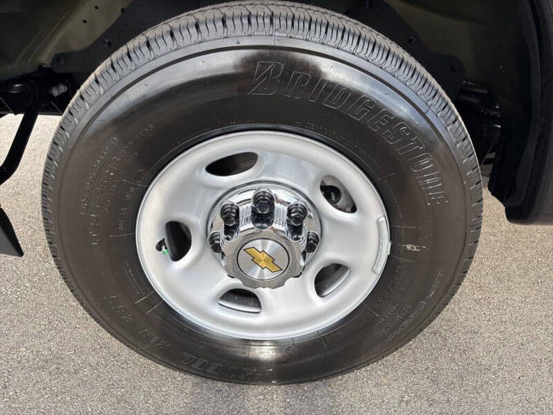 2025 Chevrolet Express 2500