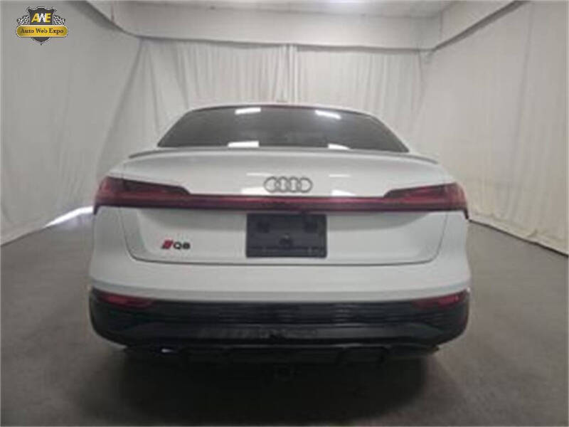 2024 Audi Q8 Sportback e-tron quattro Premium Plus S line