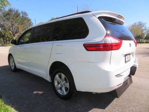 2016 Toyota Sienna LE Mobility 7-Passenger