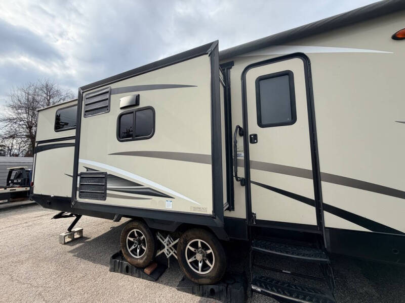 2017 Coachmen RV Freedom Express