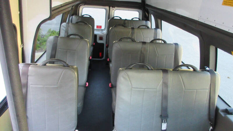 2013 Ford E-Series E-350 SD