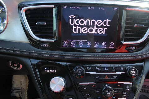 2020 Chrysler Pacifica Limited Red S