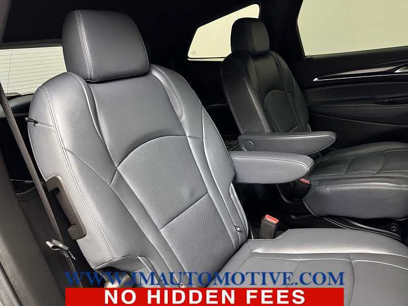 2022 Buick Enclave Essence