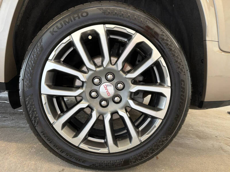 2022 GMC Acadia Denali