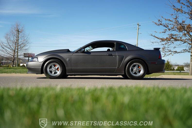 2004 Ford Mustang GT Deluxe