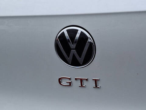2025 Volkswagen Golf GTI SE