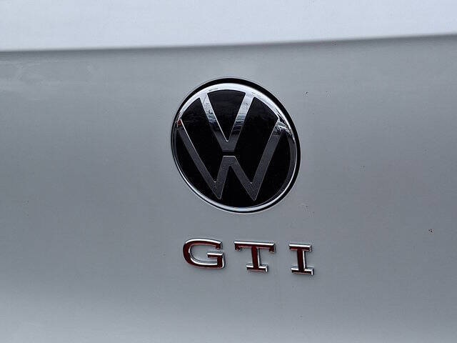 2025 Volkswagen Golf GTI SE