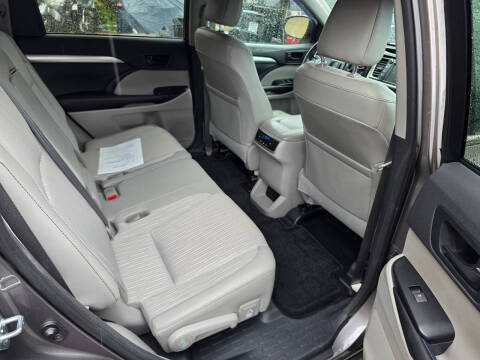 2016 Toyota Highlander LE Plus