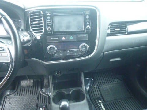 2016 Mitsubishi Outlander SE