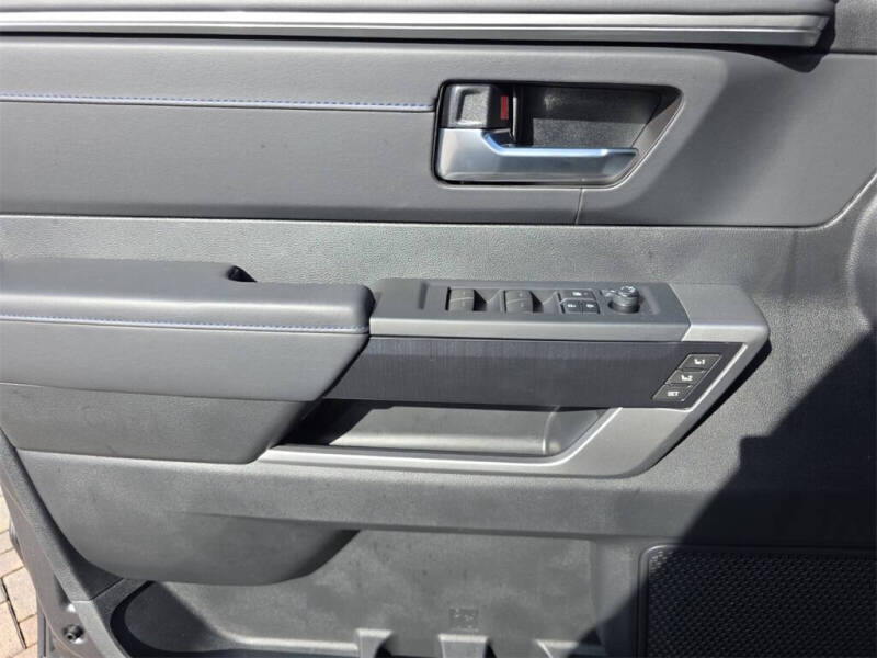 2025 Toyota Tundra Platinum HV