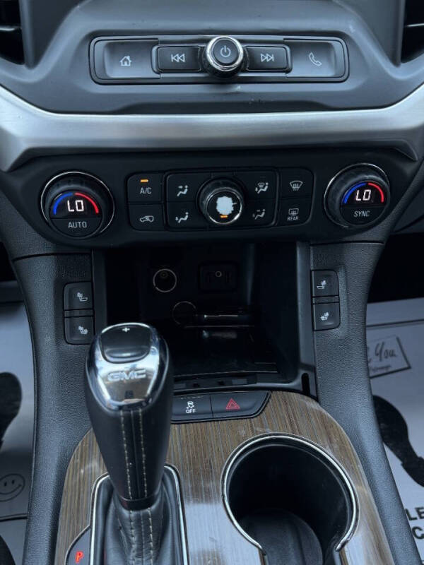 2017 GMC Acadia SLE-2