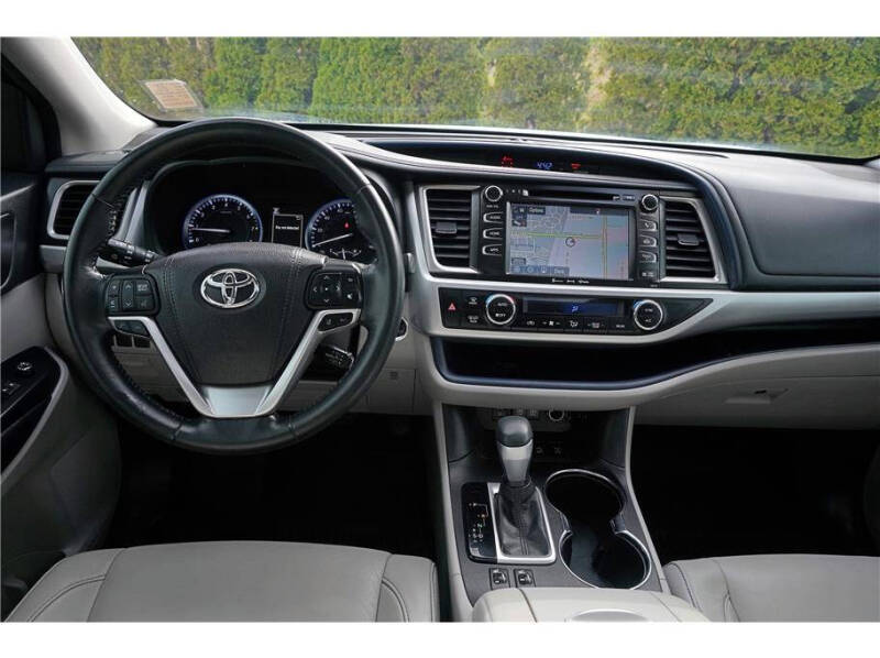 2017 Toyota Highlander