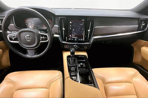 2020 Volvo V90 Cross Country T6