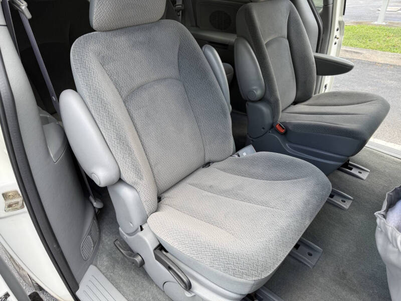 2004 Dodge Grand Caravan SXT
