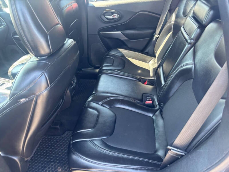 2019 Jeep Cherokee Altitude
