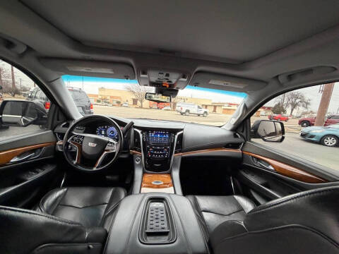 2017 Cadillac Escalade Luxury