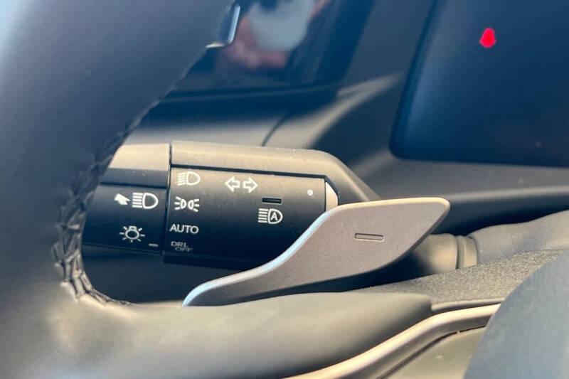 2023 Lexus RZ 450e Luxury