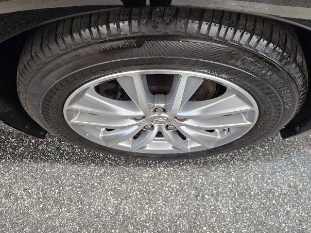 2015 Infiniti Q50 Premium