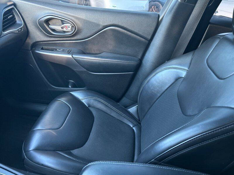 2019 Jeep Cherokee Latitude Plus