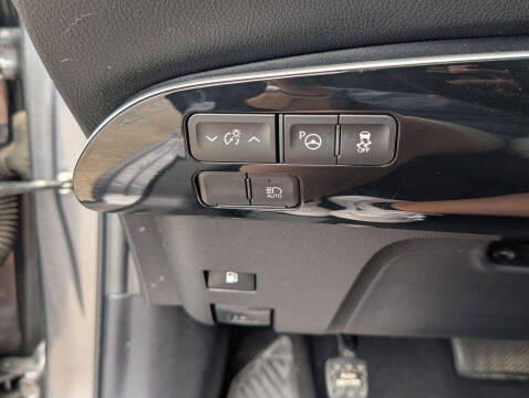 2021 Toyota Prius LE
