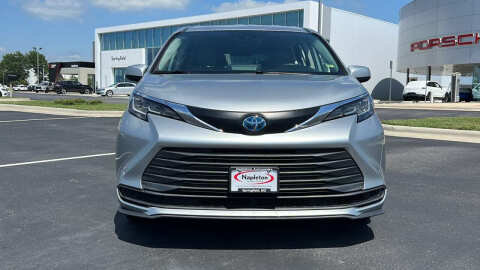 2021 Toyota Sienna for sale at Napleton Autowerks in Springfield MO