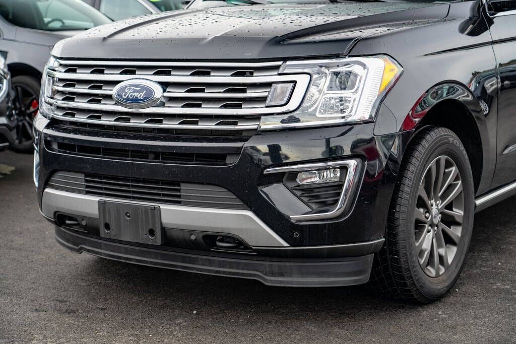 2021 Ford Expedition MAX for sale at Auto Destination in Puyallup, WA