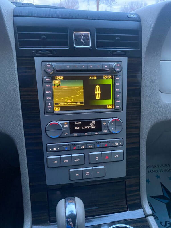 2010 Lincoln Navigator L