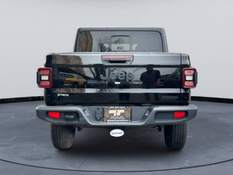 2021 Jeep Gladiator Willys