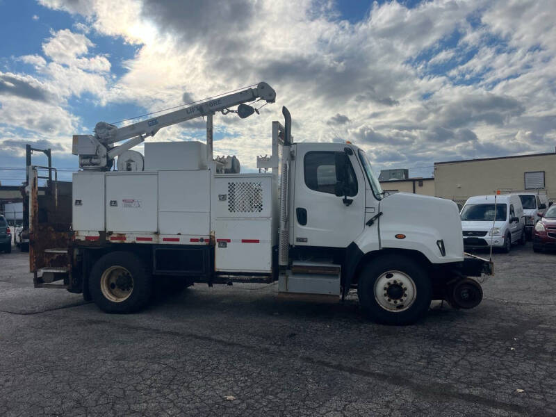 2013 Freightliner 108 SD