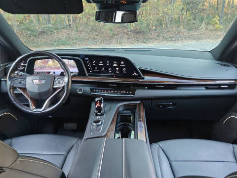 2022 Cadillac Escalade Luxury