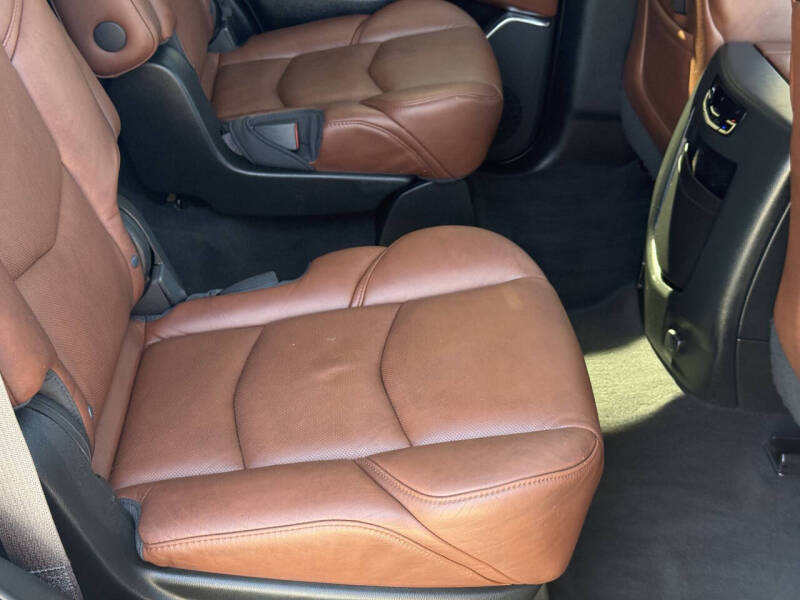 2017 Cadillac Escalade Luxury