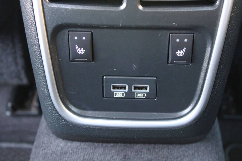 2017 Chrysler 300 C Platinum