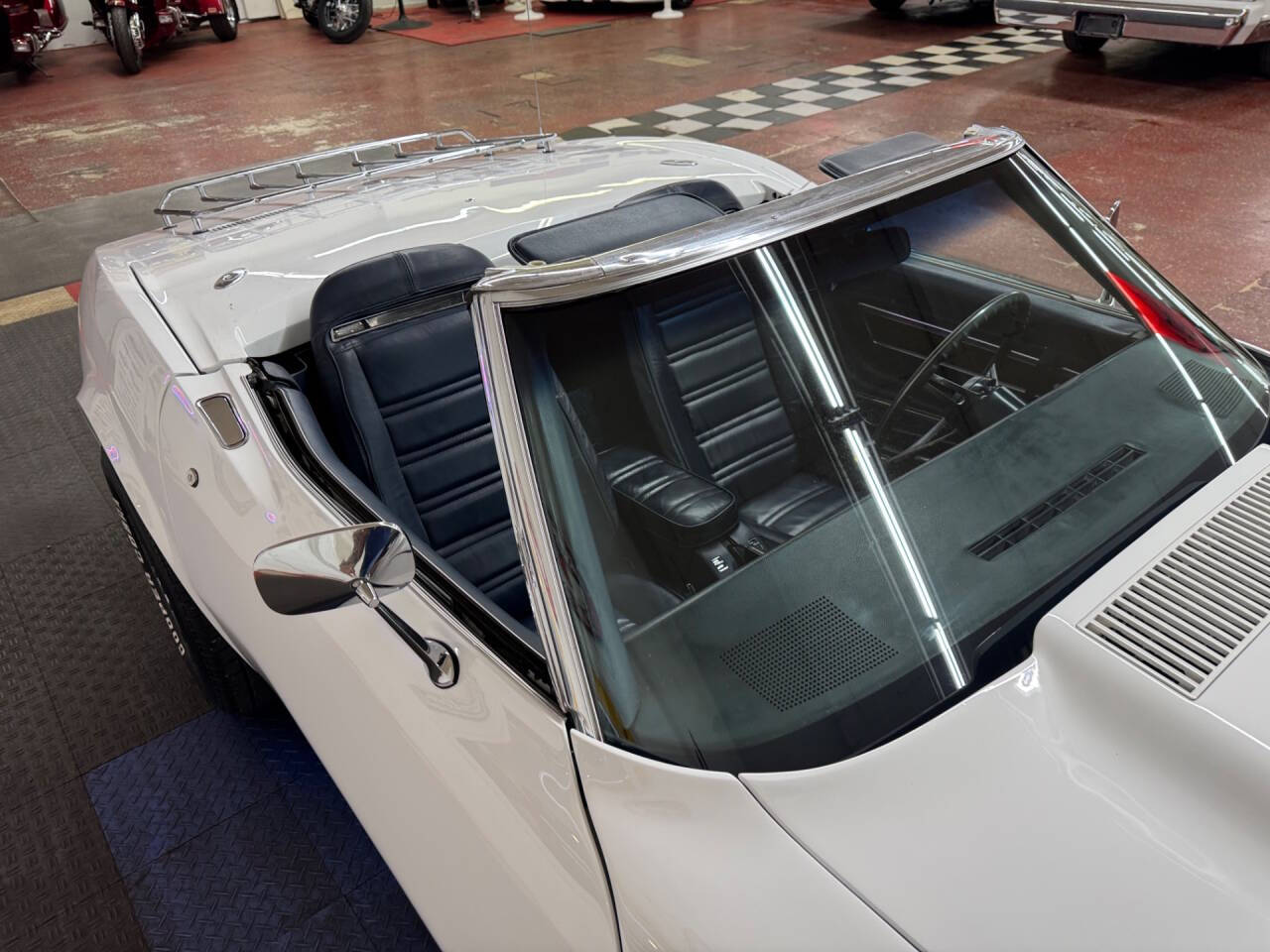1975 Chevrolet Corvette 18