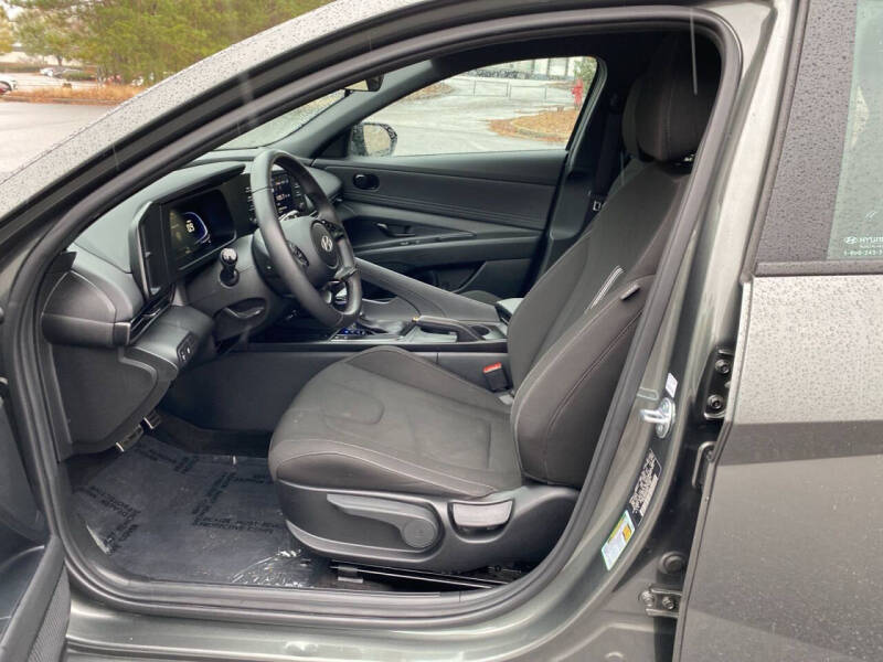 2025 Hyundai Elantra SEL Sport