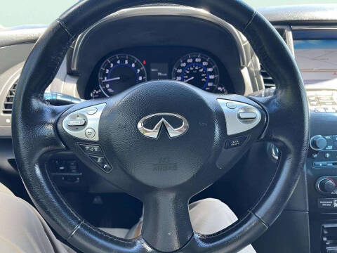 2015 Infiniti QX70