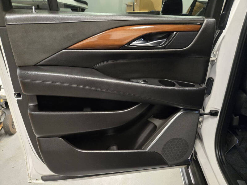 2018 Cadillac Escalade ESV Luxury