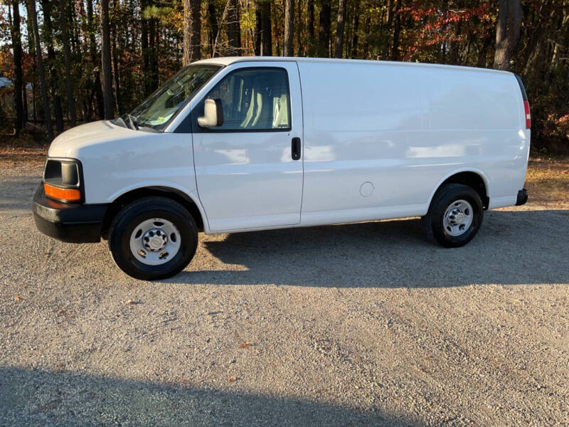 2011 Chevrolet Express Cargo null photo 31