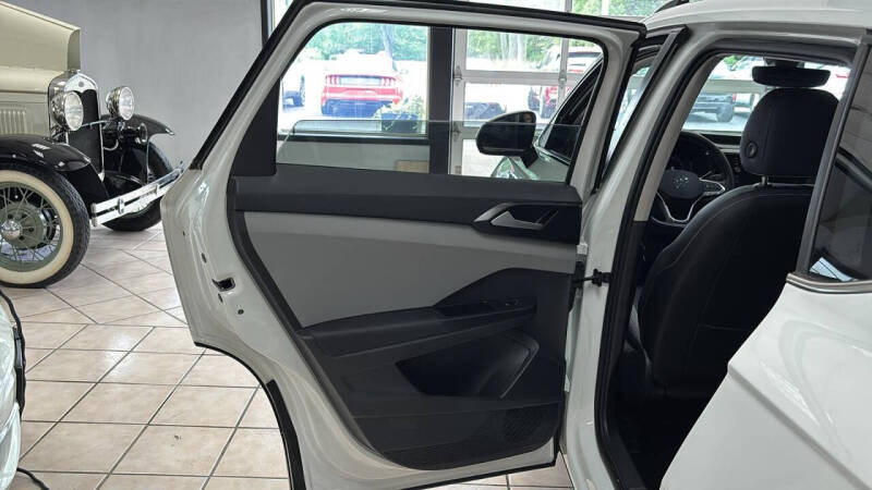 2023 Volkswagen Taos SEL 4Motion