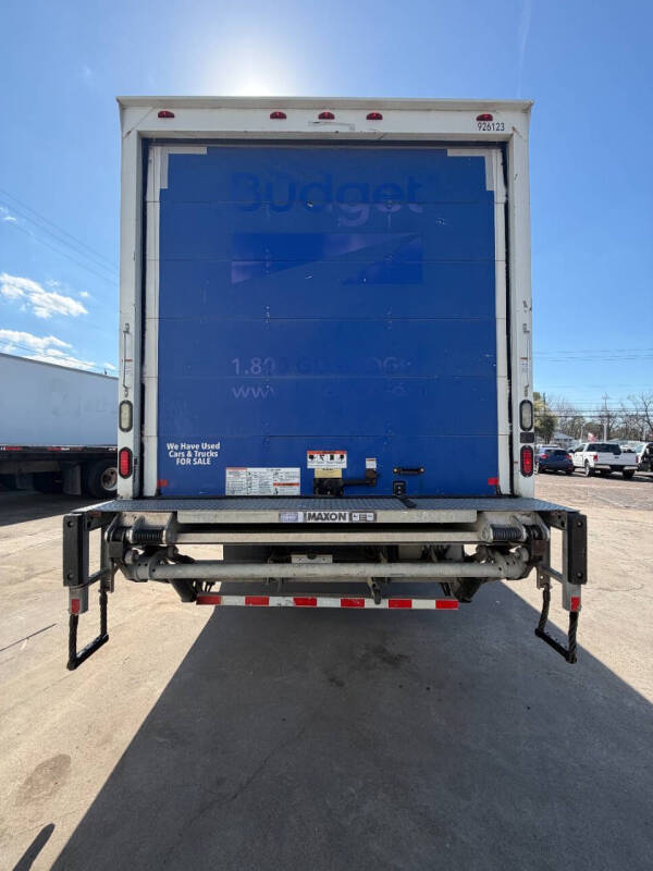 2019 Freightliner M2 106