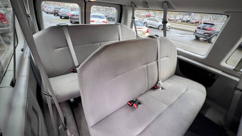 2013 Ford E-Series E-350 SD XLT