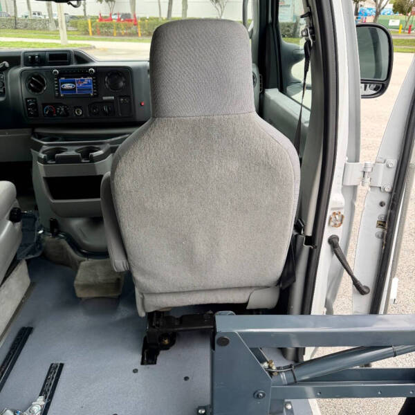 2011 Ford E-350