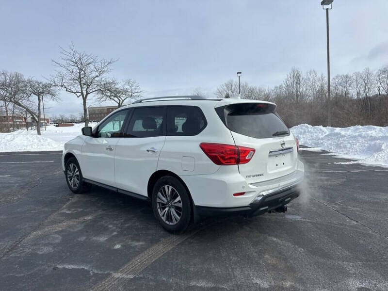 2020 Nissan Pathfinder S
