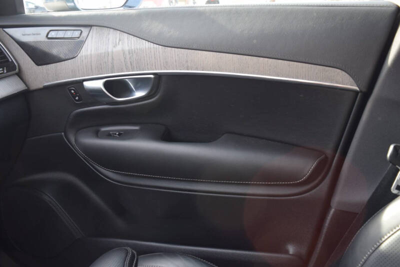 2022 Volvo XC90 T6 Inscription 6-Passenger