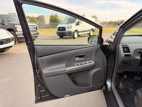 2012 Toyota Prius v Five